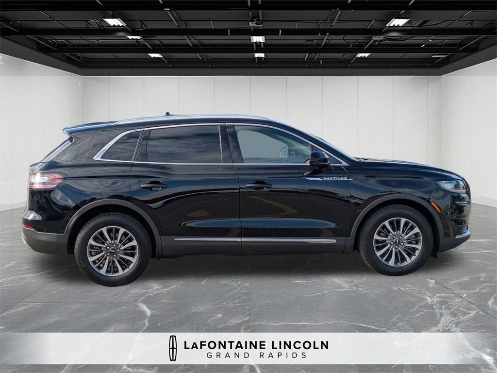 2023 Lincoln Nautilus Standard