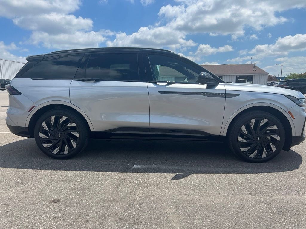 2024 Lincoln Nautilus Reserve