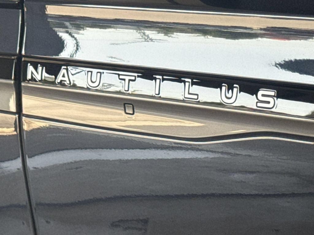 2024 Lincoln Nautilus Black Label
