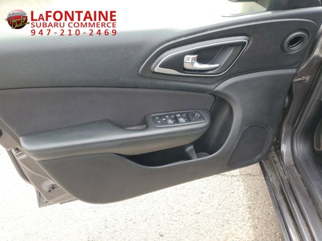 2016 Chrysler 200 Limited