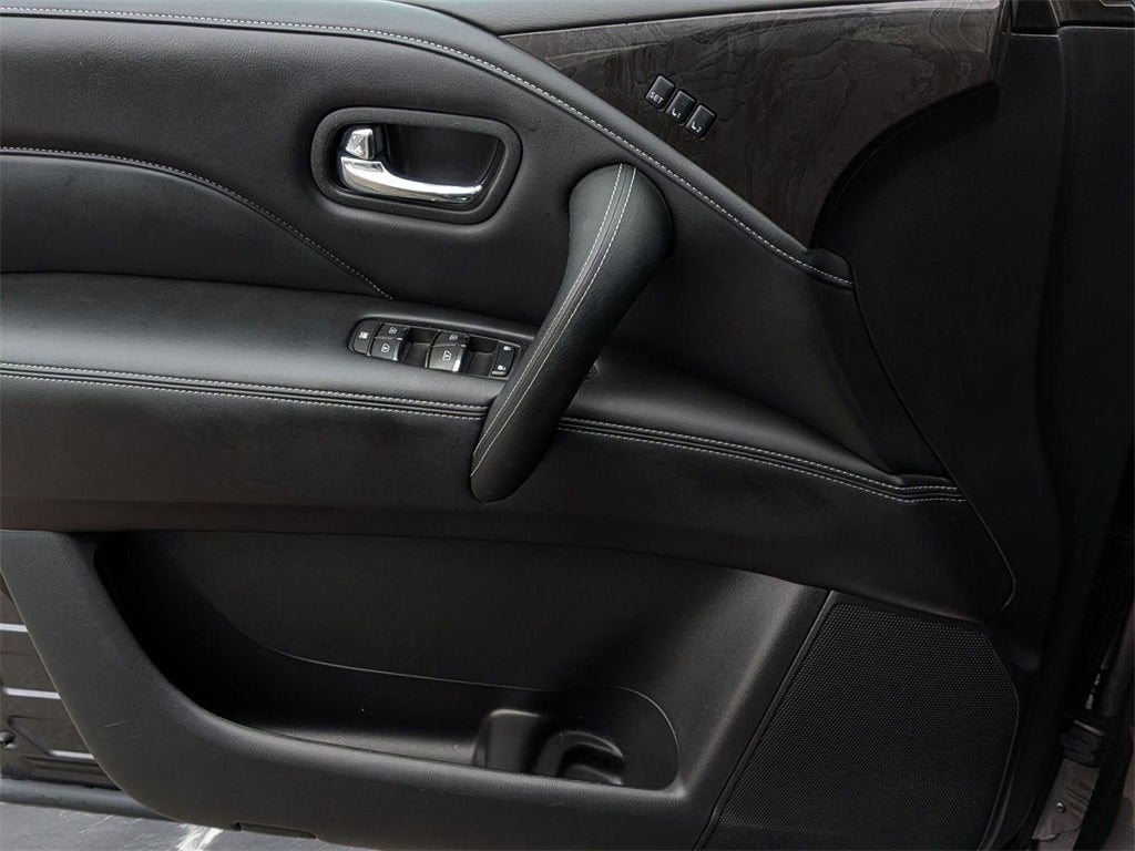 2022 INFINITI QX80 LUXE