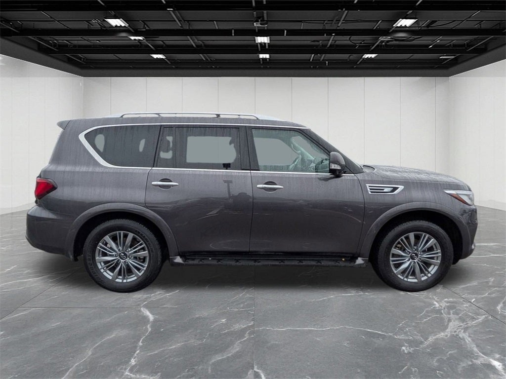 2022 INFINITI QX80 LUXE