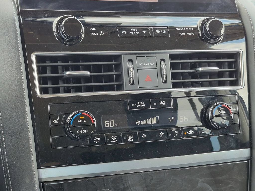 2024 INFINITI QX80 LUXE