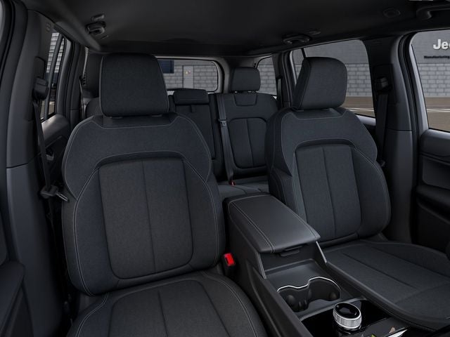 2026 Jeep Grand Cherokee GRAND CHEROKEE LAREDO X 4X4