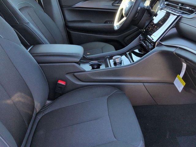 2026 Jeep Grand Cherokee GRAND CHEROKEE LAREDO 4X4