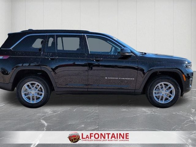 2026 Jeep Grand Cherokee GRAND CHEROKEE LAREDO X 4X4