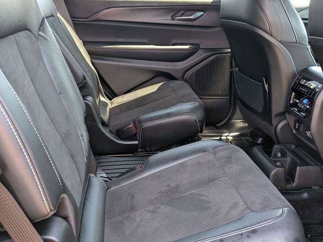2024 Jeep Grand Cherokee L Altitude 4x4