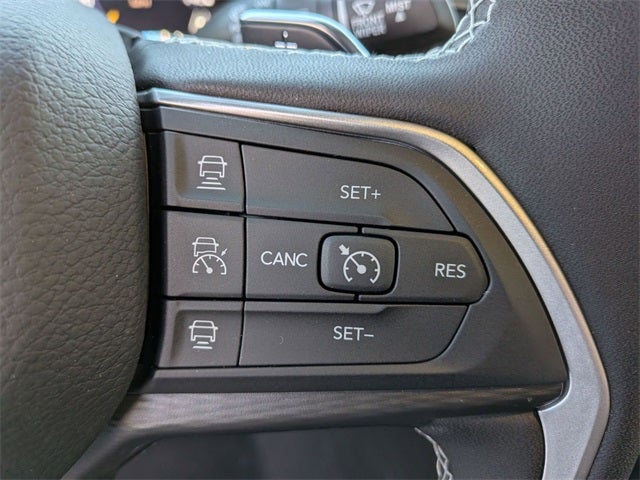 2025 Jeep Grand Cherokee L GRAND CHEROKEE L LAREDO X 4X4