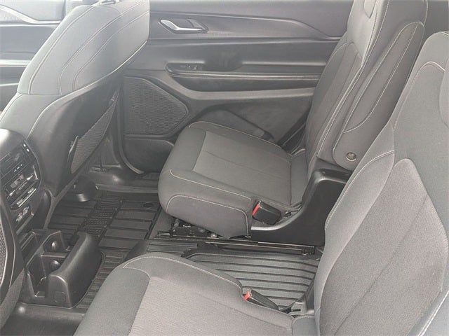 2023 Jeep Grand Cherokee L Laredo 4x4