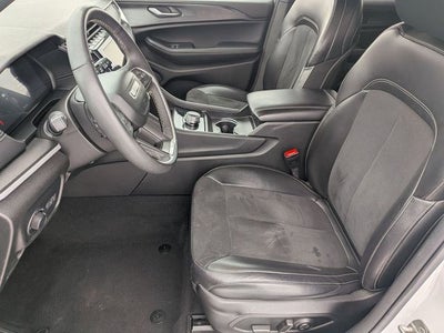 2024 Jeep Grand Cherokee L Altitude 4x4