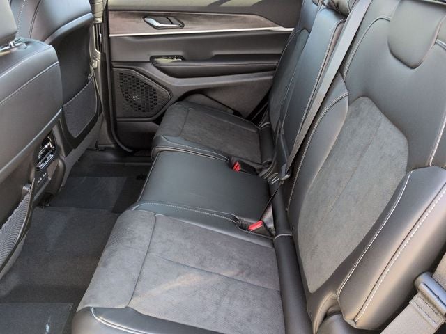 2026 Jeep Grand Cherokee L GRAND CHEROKEE L LAREDO ALTITUDE 4X4