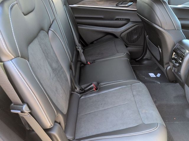 2026 Jeep Grand Cherokee L GRAND CHEROKEE L LAREDO ALTITUDE 4X4