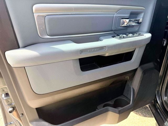 2018 RAM 1500 Big Horn Quad Cab 4x4 6'4' Box