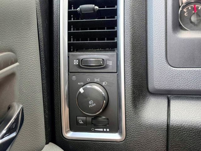 2018 RAM 1500 Big Horn Quad Cab 4x4 6'4' Box