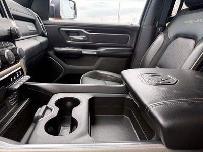 2019 RAM 1500 Laramie Crew Cab 4x4 5'7' Box