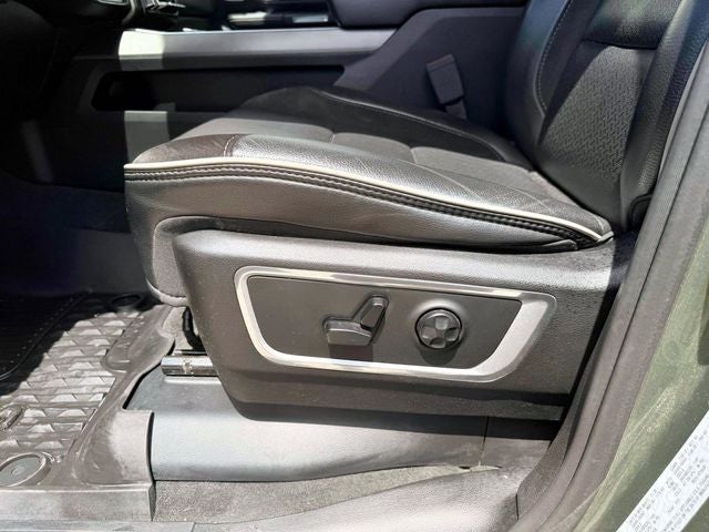 2020 RAM 1500 Laramie Crew Cab 4x4 5'7' Box