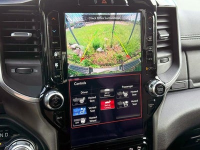 2020 RAM 1500 Laramie Crew Cab 4x4 5'7' Box