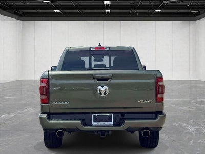 2020 RAM 1500 Laramie Crew Cab 4x4 5'7' Box
