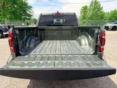 2020 RAM 1500 Laramie Crew Cab 4x4 5'7' Box