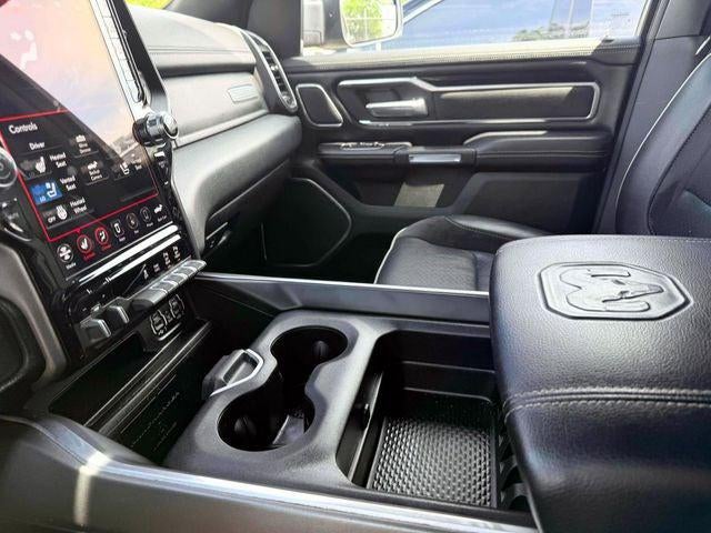2020 RAM 1500 Laramie Crew Cab 4x4 5'7' Box