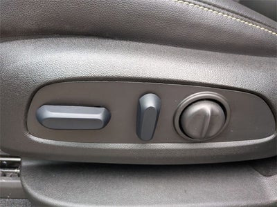 2023 Chevrolet Traverse FWD LT Leather