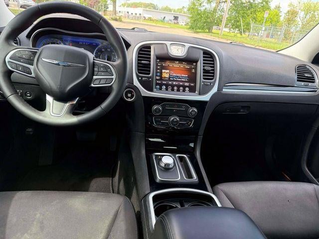 2023 Chrysler 300 Touring