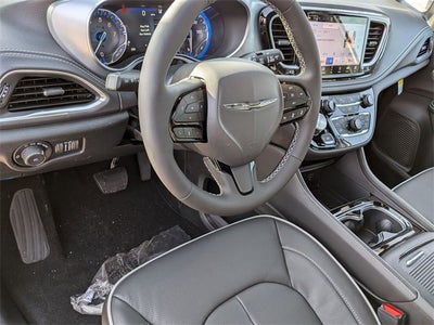 2026 Chrysler Pacifica PACIFICA SELECT AWD