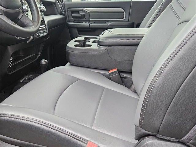 2024 RAM Ram 5500 Chassis Cab RAM 5500 TRADESMAN CHASSIS REGULAR CAB 4X4 120' CA