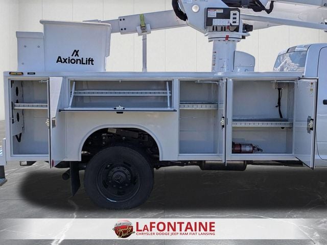 2025 RAM Ram 5500 Chassis Cab RAM 5500 TRADESMAN CHASSIS CREW CAB 4X4 84' CA