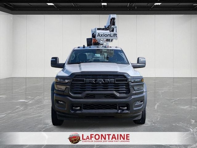 2025 RAM Ram 5500 Chassis Cab RAM 5500 TRADESMAN CHASSIS CREW CAB 4X4 84' CA