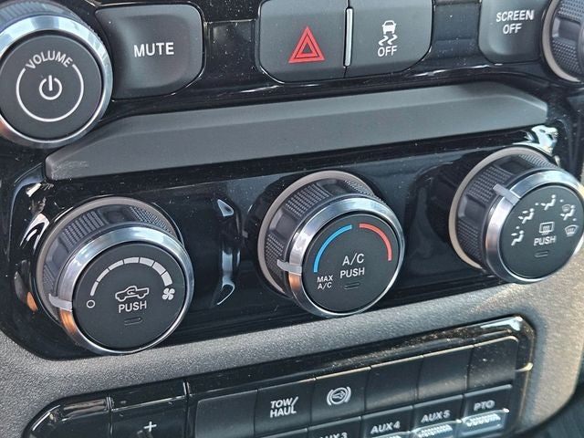 2025 RAM Ram 5500 Chassis Cab RAM 5500 TRADESMAN CHASSIS CREW CAB 4X4 84' CA