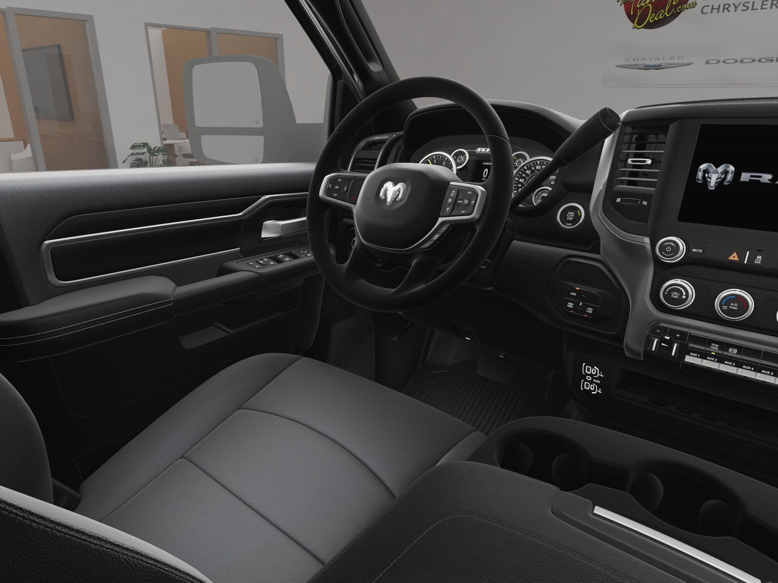 2025 RAM Ram 5500 Chassis Cab RAM 5500 TRADESMAN CHASSIS CREW CAB 4X4 84' CA