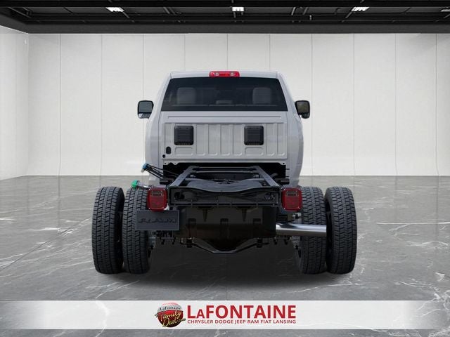 2026 RAM Ram 5500 Chassis Cab RAM 5500 TRADESMAN CHASSIS CREW CAB 4X4 84' CA