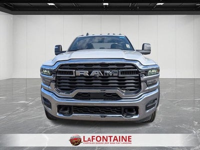 2026 RAM Ram 5500 Chassis Cab RAM 5500 TRADESMAN CHASSIS CREW CAB 4X4 84' CA