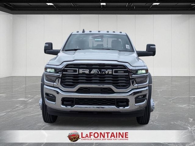 2026 RAM Ram 5500 Chassis Cab RAM 5500 TRADESMAN CHASSIS CREW CAB 4X4 84' CA