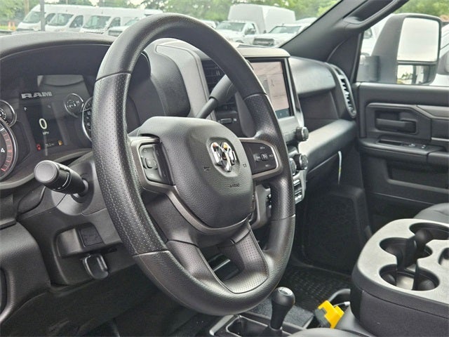 2024 RAM Ram 3500 Chassis Cab RAM 3500 TRADESMAN CHASSIS REGULAR CAB 4X4 60' CA