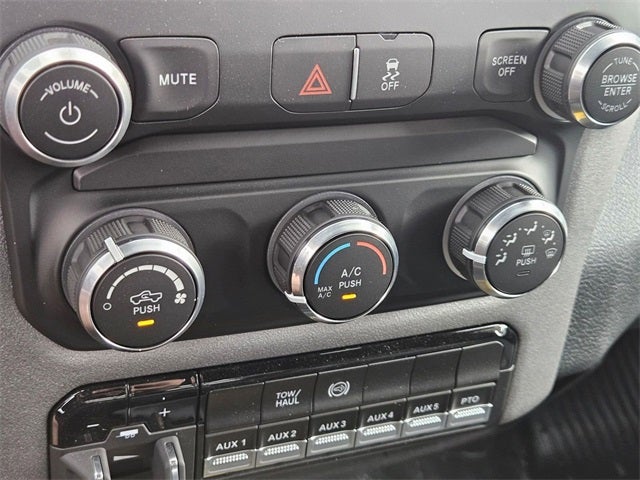 2024 RAM Ram 3500 Chassis Cab RAM 3500 TRADESMAN CHASSIS REGULAR CAB 4X4 60' CA