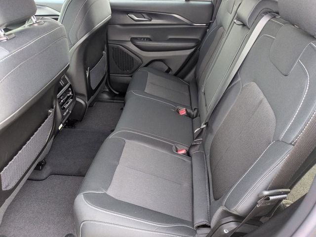 2026 Jeep Grand Cherokee GRAND CHEROKEE LAREDO X 4X4