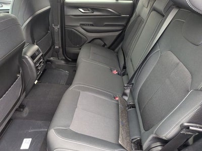 2026 Jeep Grand Cherokee GRAND CHEROKEE LAREDO X 4X4