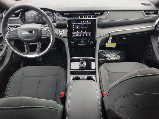 2026 Jeep Grand Cherokee GRAND CHEROKEE LAREDO X 4X4