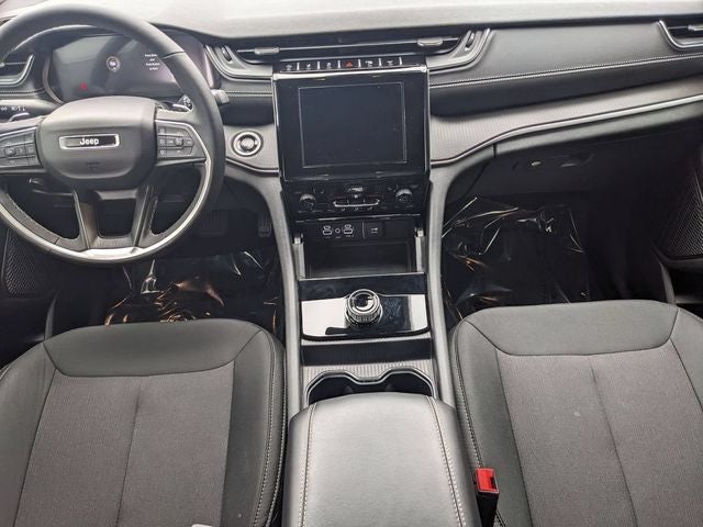 2025 Jeep Grand Cherokee Laredo X 4x4