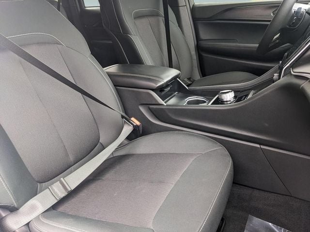 2025 Jeep Grand Cherokee Laredo X 4x4