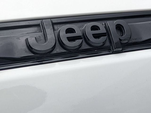 2025 Jeep Grand Cherokee Laredo X 4x4