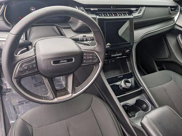 2025 Jeep Grand Cherokee Laredo X 4x4