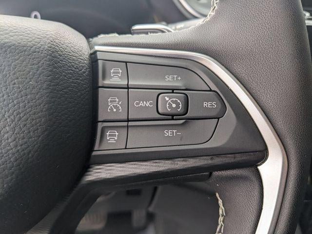 2025 Jeep Grand Cherokee Laredo X 4x4