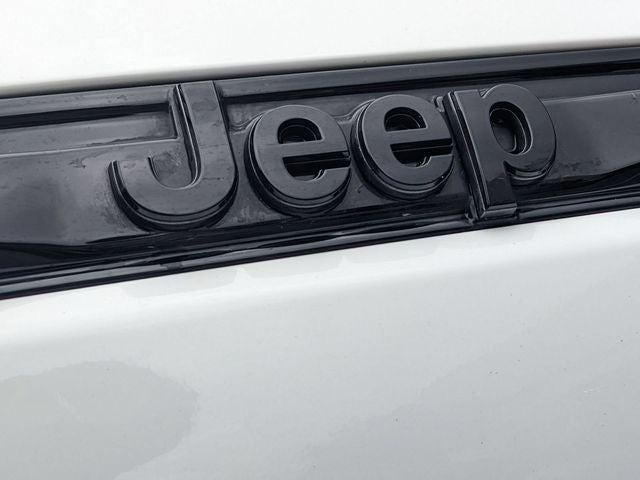 2025 Jeep Grand Cherokee Laredo X 4x4