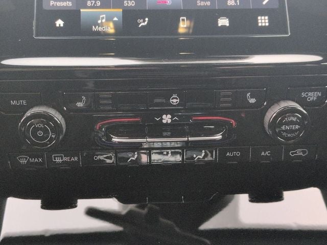 2026 Jeep Grand Cherokee GRAND CHEROKEE LAREDO X 4X4