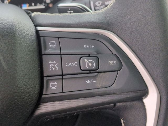 2026 Jeep Grand Cherokee GRAND CHEROKEE LAREDO X 4X4