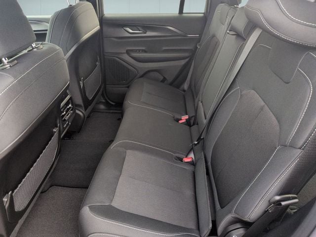 2026 Jeep Grand Cherokee GRAND CHEROKEE LAREDO X 4X4