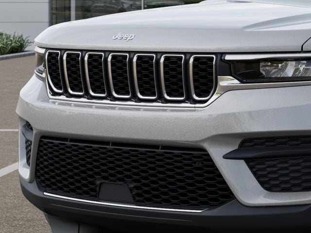 2026 Jeep Grand Cherokee GRAND CHEROKEE LAREDO X 4X4